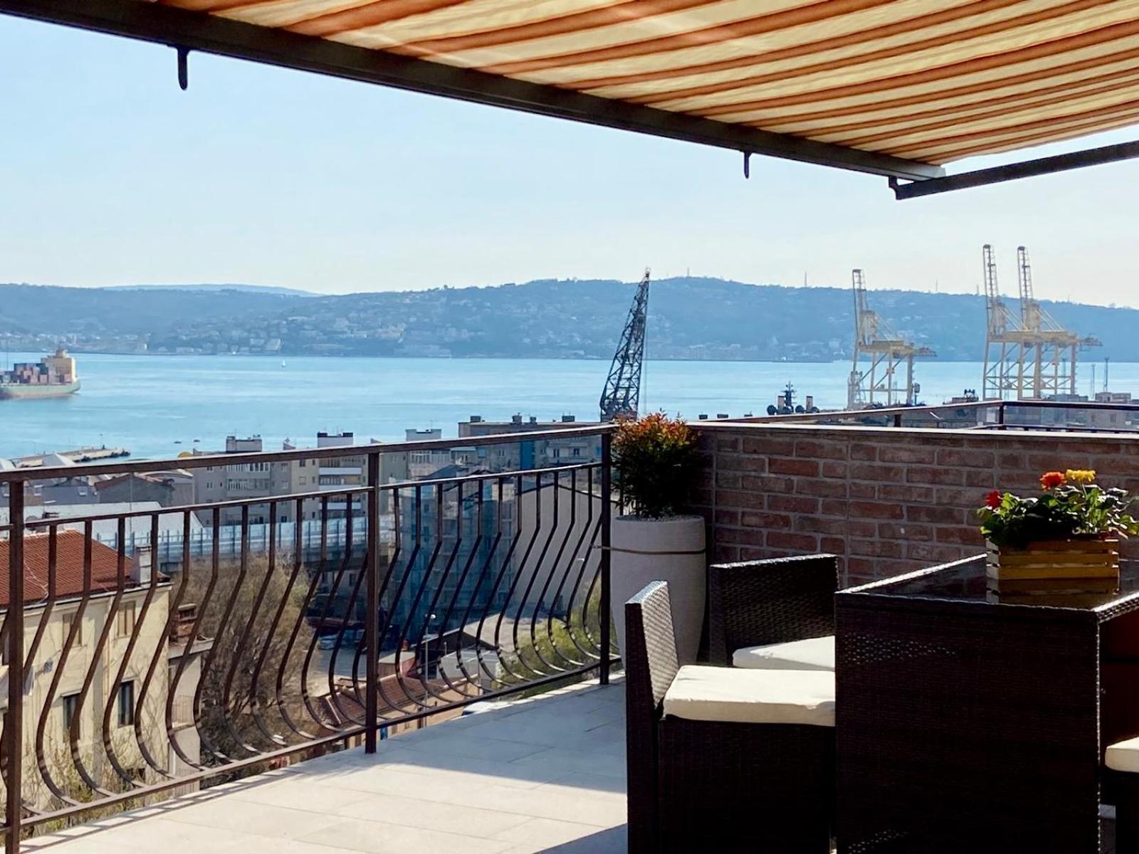 Il Dandy Appartamento Con Parcheggio Trieste Exterior photo